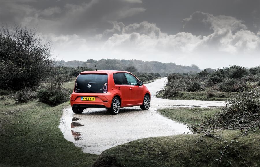 Volkswagen High up! 2016 года  (UK) (фото 18 из 23)